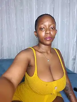 Snapshot of Jazmine-Blue chatting on February 21, 2025, 11:43 pm Jazmine-Blue online show from February 21, 2025, 11:43 pm