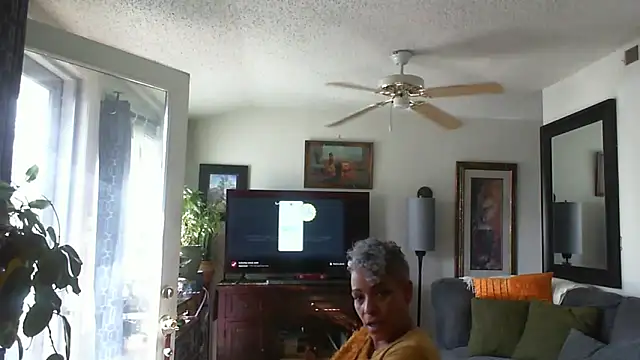 CeceilaMoon online show from February 10, 2026, 8:46 pm