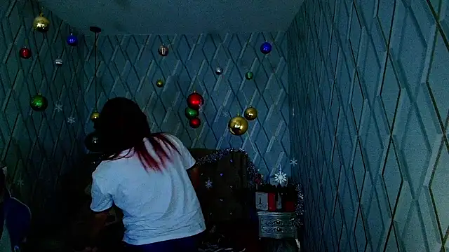 NicolleTaylor online show from December 22, 2025, 4:09 am