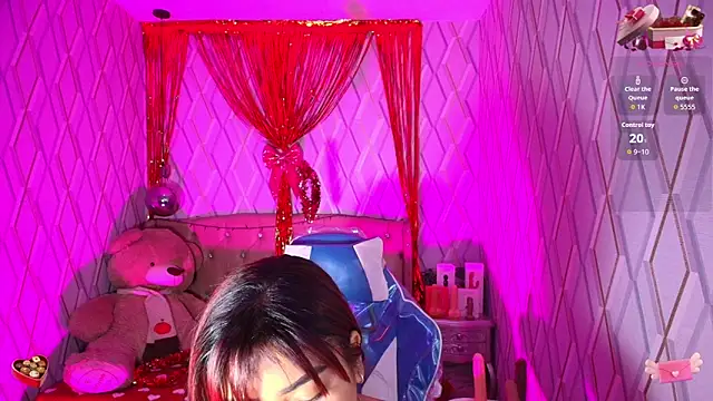 NicolleTaylor online show from February 16, 2026, 3:02 am