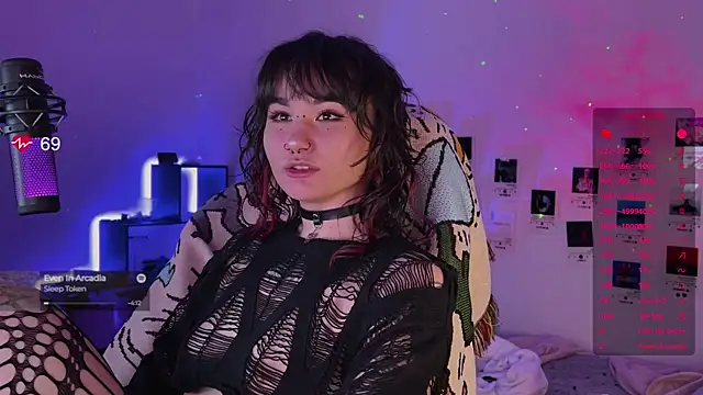 deadlysweet online show from November 1, 2025, 12:01 am