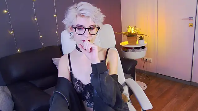  Moonlight t online show from February 7, 2025, 5:52 am