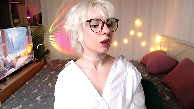  Moonlight t online show from December 5, 2025, 9:18 am