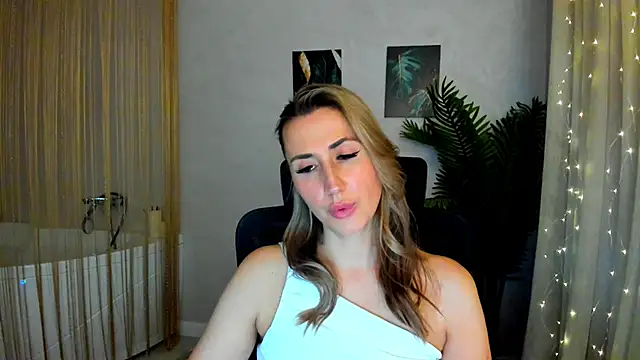 PassionGlow online show from February 8, 2025, 9:46 am