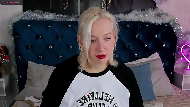 Snapshot of RachelCart chatting on January 7, 2025, 3:57 am RachelCart online show from January 7, 2025, 3:57 am