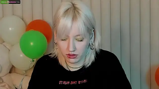 Snapshot of RachelCart chatting on March 18, 2025, 9:52 am RachelCart online show from March 18, 2025, 9:52 am