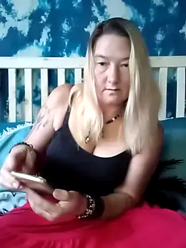 Snapshot of GingerKtm21 chatting on March 21, 2025, 12:39 pm GingerKtm21 online show from March 21, 2025, 12:39 pm