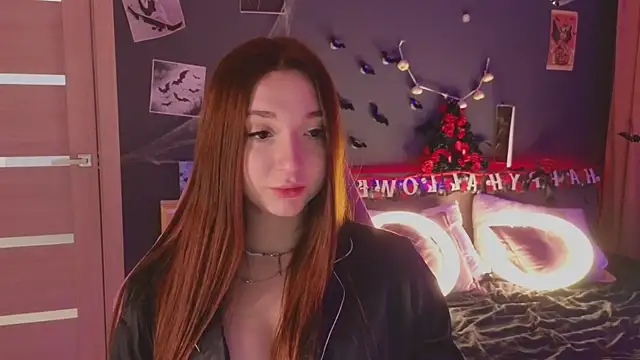 YasmineWest online show from October 19, 2025, 8:15 am