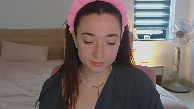 YasmineWest online show from April 5, 2026, 12:30 am