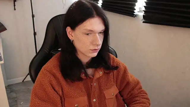 carthylovvve online show from February 22, 2025, 11:57 am