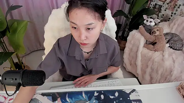 Minami 686 online show from December 3, 2024, 5:42 am