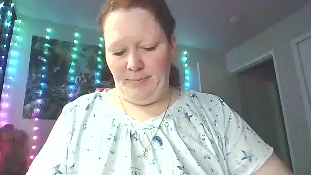 Snapshot of fatfabulous1981 chatting on November 13, 2025, 8:52 pm fatfabulous1981 online show from November 13, 2025, 8:52 pm