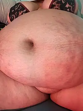 Snapshot of samy_belly32 chatting on February 5, 2026, 7:18 pm samy belly32 online show from February 5, 2026, 7:18 pm