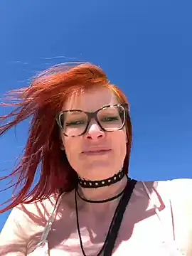 die-EinHORNY-WG online show from May 1, 2026, 12:43 pm