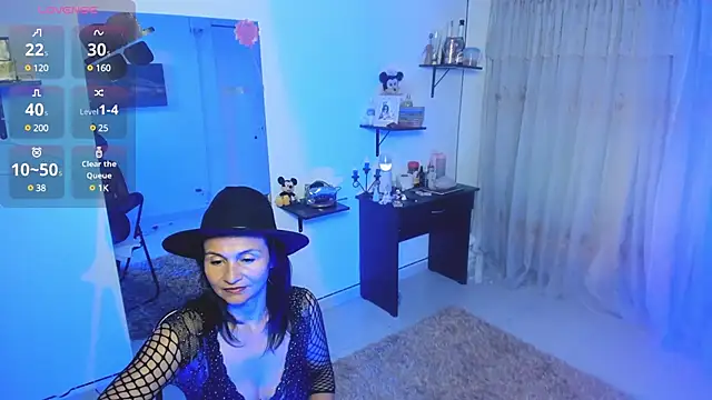 lollita 23  online show from February 18, 2025, 2:06 pm