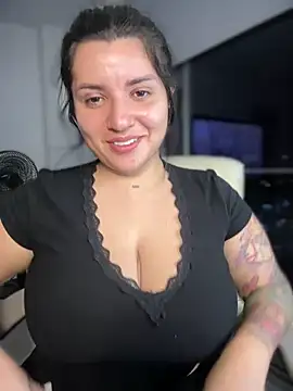 Snapshot of horny_roomiess chatting on December 27, 2024, 12:39 am horny roomiess online show from December 27, 2024, 12:39 am