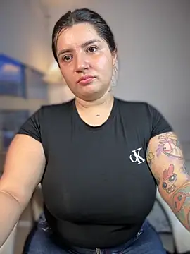 Snapshot of horny_roomiess chatting on October 16, 2025, 10:44 pm horny roomiess online show from October 16, 2025, 10:44 pm