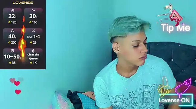 Liamscott  online show from February 3, 2025, 8:13 am