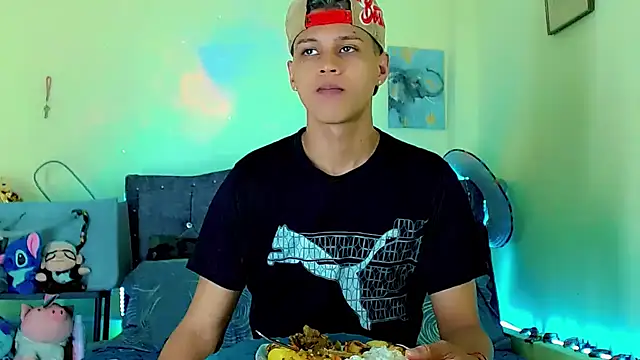 Liamscott  online show from March 26, 2026, 9:09 pm