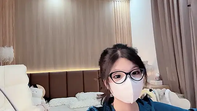 Jennie Spa online show from September 26, 2025, 2:21 pm