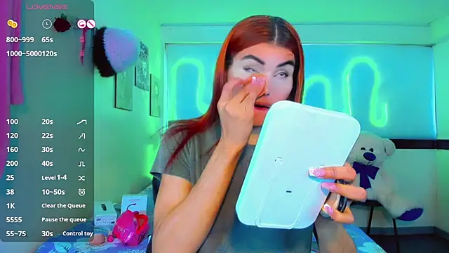 Jessica smith 1 online show from December 20, 2025, 11:28 am