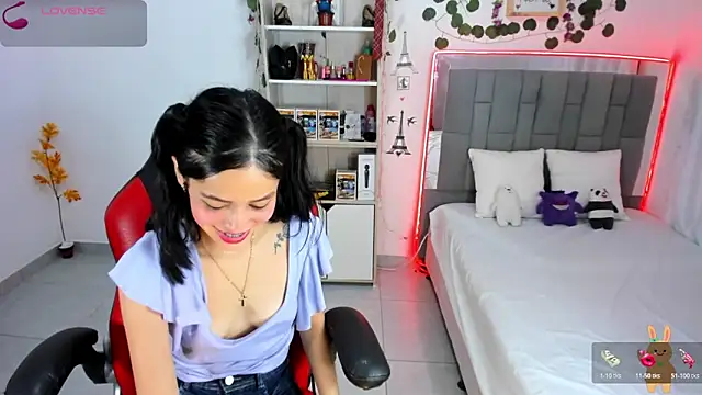 Snapshot of HannaSexyy chatting on October 22, 2025, 4:02 am HannaSexyy online show from October 22, 2025, 4:02 am