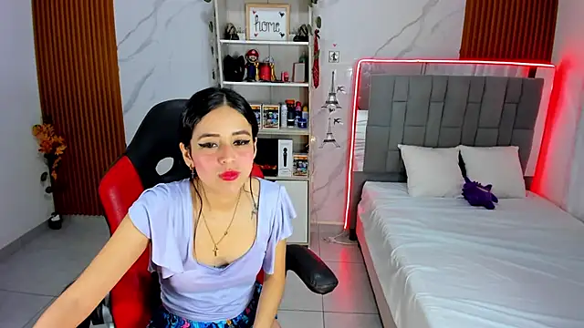 Snapshot of HannaSexyy chatting on November 18, 2025, 1:44 am HannaSexyy online show from November 18, 2025, 1:44 am