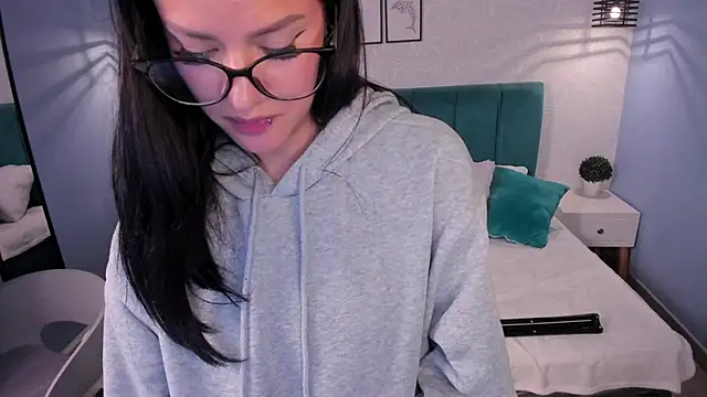 Snapshot of katherin_smith_ chatting on December 7, 2024, 10:23 am katherin smith  online show from December 7, 2024, 10:23 am