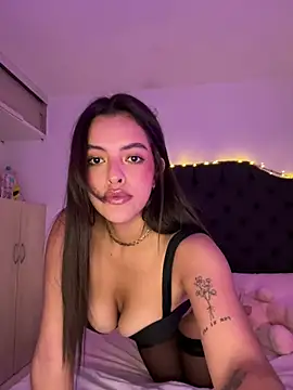 Snapshot of martina_duque_ chatting on February 13, 2026, 11:23 pm martina duque online show from February 13, 2026, 11:23 pm