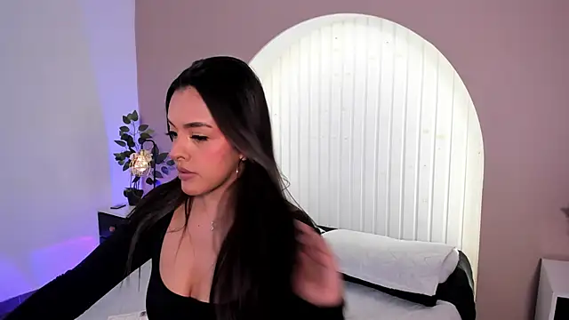 martina duque  online show from March 11, 2026, 5:30 pm