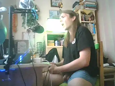 Snapshot of Davideksexy chatting on June 1, 2026, 6:31 pm Davideksexy online show from June 1, 2026, 6:31 pm