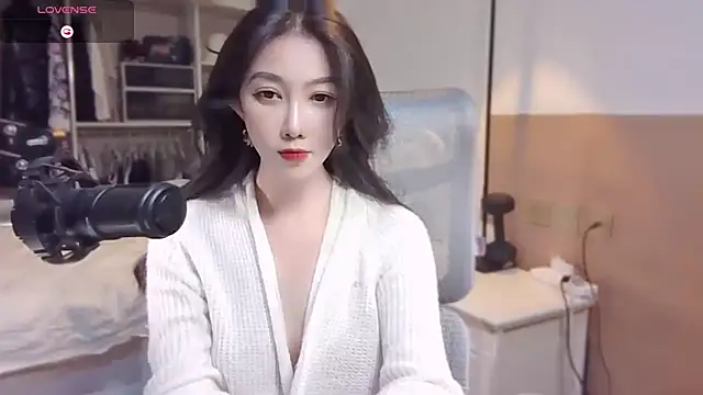 vyizh- online show from February 19, 2025, 4:44 pm