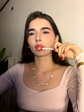 Coralinee 01 online show from January 9, 2026, 12:13 am