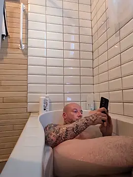 nicedicknicetats online show from November 6, 2025, 7:48 pm