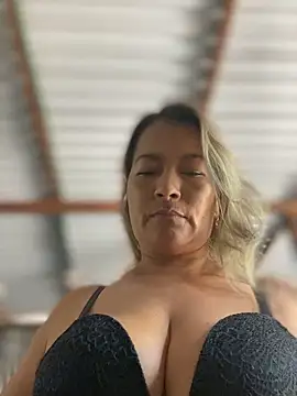 Snapshot of Jlo_69 chatting on December 4, 2024, 10:30 pm Jlo 69 online show from December 4, 2024, 10:30 pm