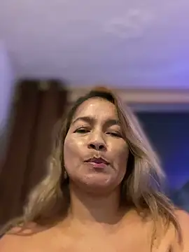 Snapshot of Jlo_69 chatting on February 4, 2025, 4:37 am Jlo 69 online show from February 4, 2025, 4:37 am