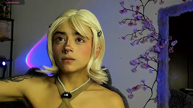 sami monroe online show from April 17, 2026, 10:57 pm