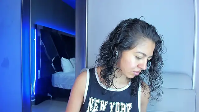 Snapshot of Amareto_ chatting on July 16, 2026, 10:21 am Amareto online show from July 16, 2026, 10:21 am
