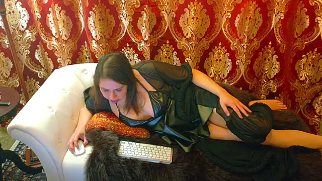 Snapshot of Lily_Leigh1 chatting on February 6, 2025, 6:51 am Lily Leigh1 online show from February 6, 2025, 6:51 am