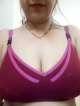 Hot-Shivani online show from March 26, 2026, 12:39 am