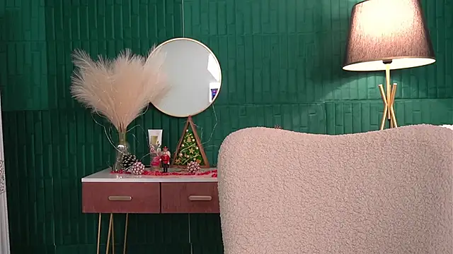 HaileyMoonn online show from December 23, 2025, 4:10 am