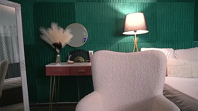 HaileyMoonn online show from February 4, 2026, 4:51 am