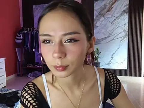 cute roxana  online show from July 29, 2026, 4:05 pm