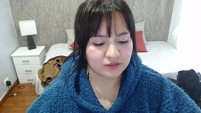 dannarossy  online show from January 17, 2025, 11:17 am