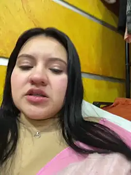dannarossy  online show from January 18, 2025, 8:31 am