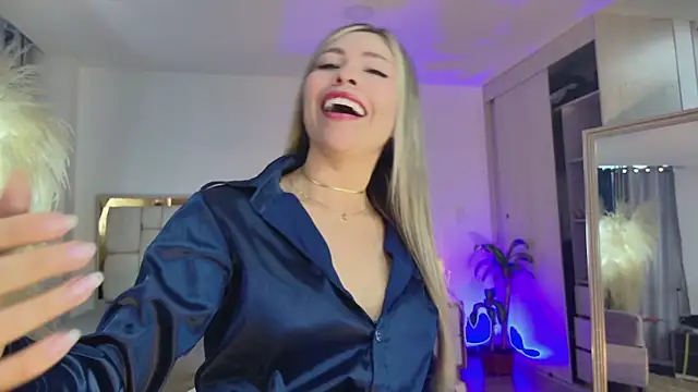 Ammy Castro online show from October 21, 2025, 10:21 pm