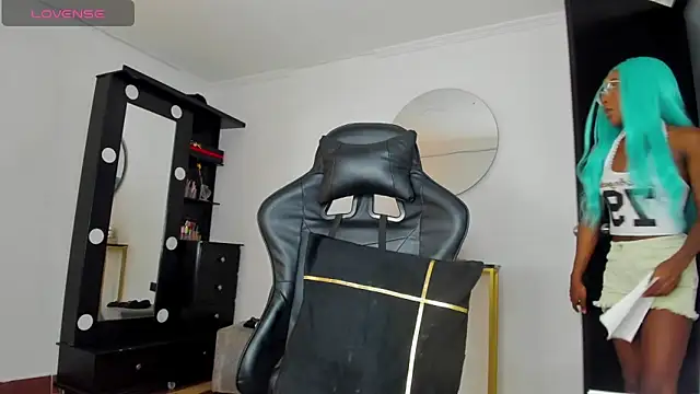 deyy madissonn online show from December 13, 2025, 8:47 pm