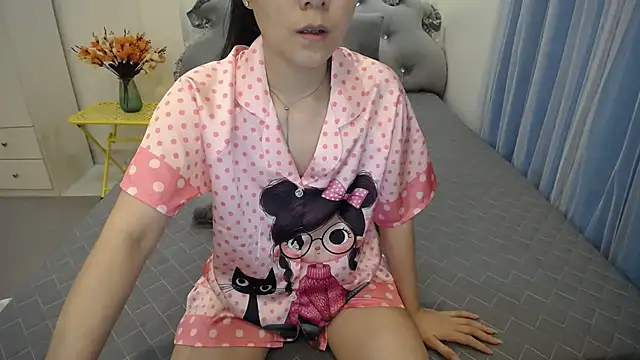 Lavender Sweet online show from September 10, 2025, 5:02 pm