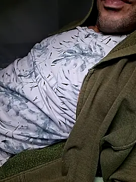 molozeb online show from October 31, 2025, 5:58 pm