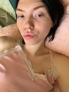 Snapshot of Lisaaa_Alisa chatting on October 24, 2025, 4:42 am Lisaaa Alisa online show from October 24, 2025, 4:42 am